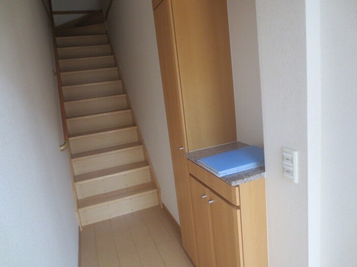 物件内観写真7　(玄関)