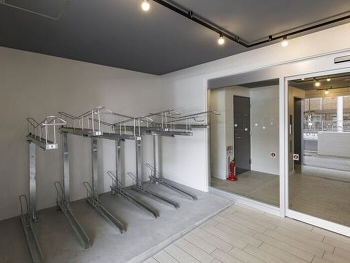 物件外観写真3　(駐輪場)