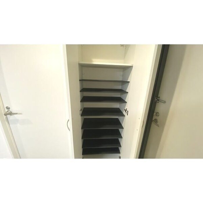物件内観写真12　(靴箱)
