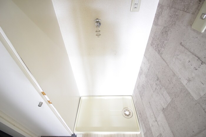 物件内観写真13　(洗濯機置場)