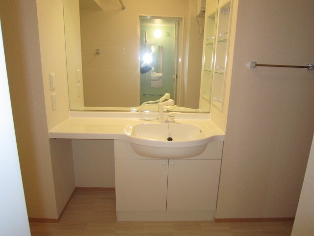 物件内観写真9　(洗面)
