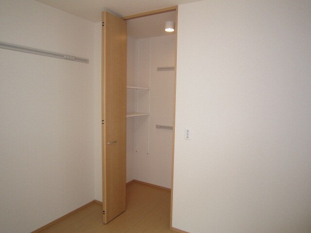 物件内観写真15　(収納)