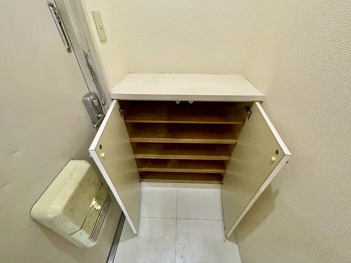 物件内観写真7　(玄関)