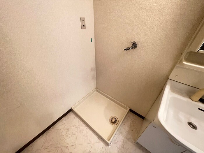 物件内観写真15　(洗濯機置場)