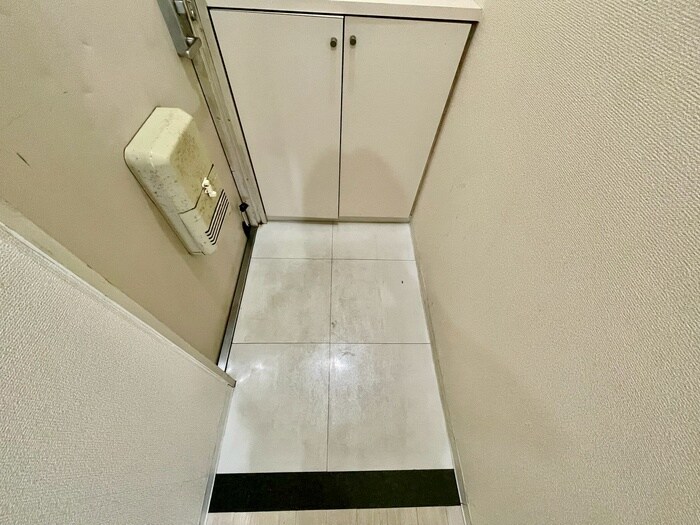物件内観写真17　(玄関)