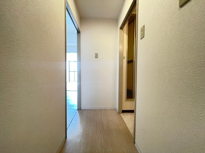 物件内観写真18　(廊下)
