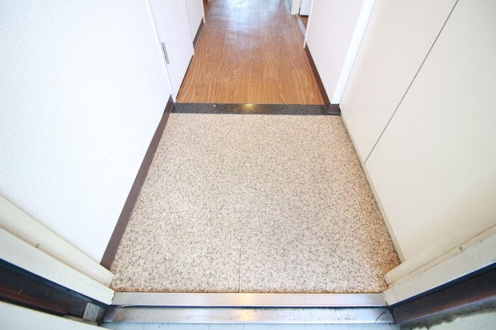 物件内観写真18　(玄関)