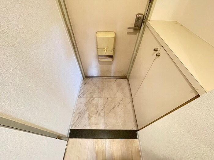 物件内観写真19　(玄関)
