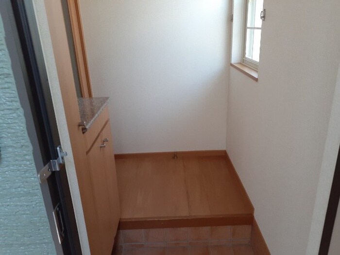 物件内観写真9　(玄関)