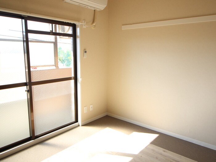 物件内観写真8　(居室)