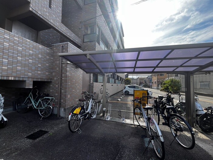 物件外観写真5　(駐輪場)