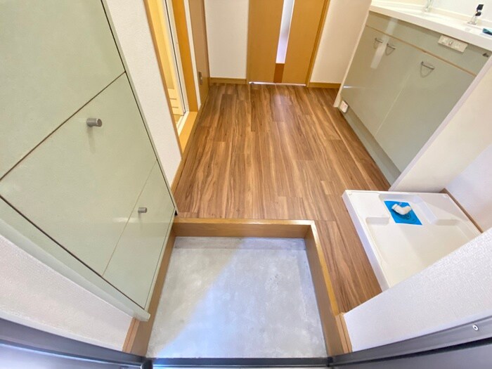 物件内観写真17　(玄関)