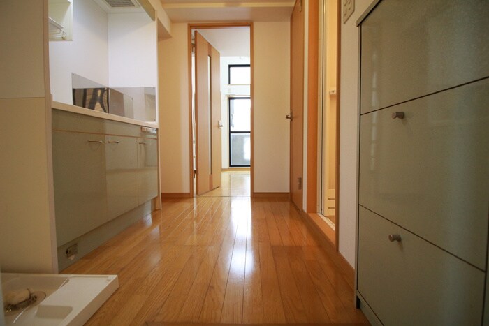物件内観写真18　(廊下)
