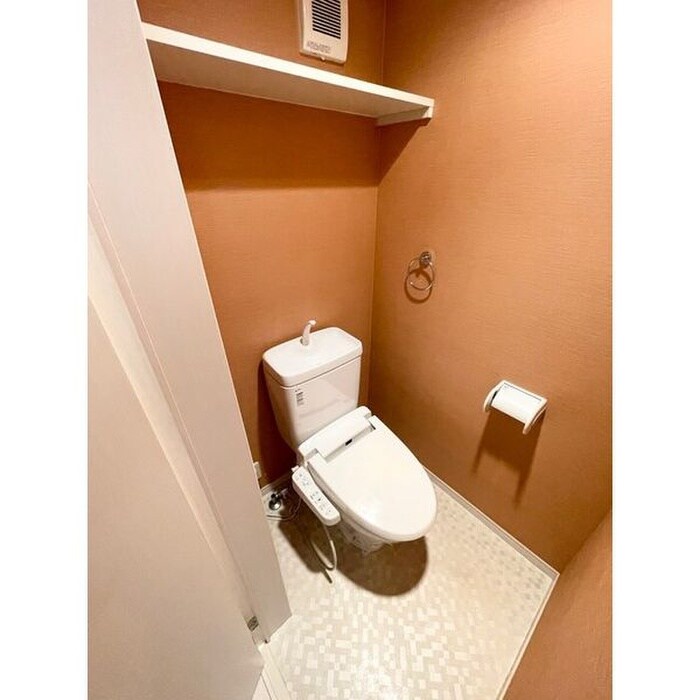 物件内観写真4　(トイレ)