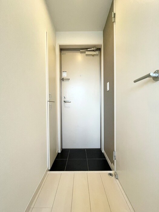 物件内観写真11　(玄関)