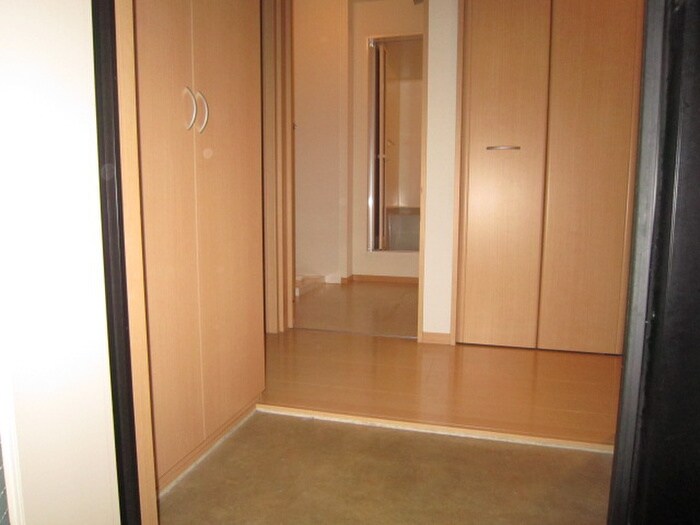 物件内観写真7　(玄関)