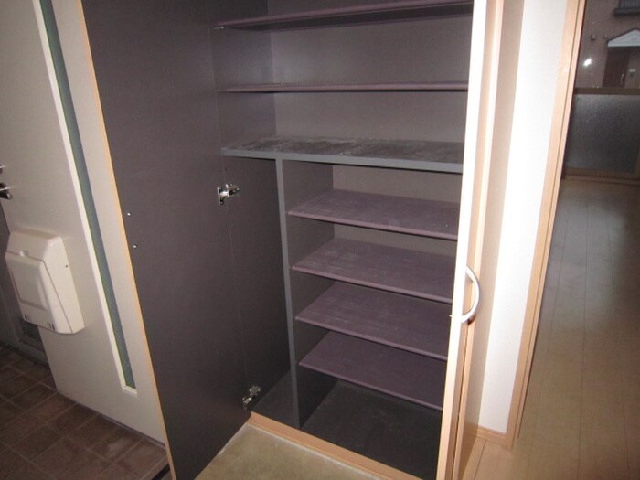 物件内観写真8　(靴箱)