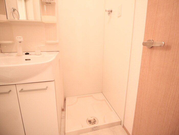 物件内観写真17　(洗濯機置場)