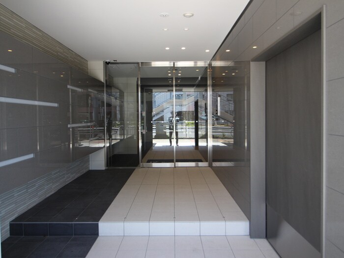 物件外観写真2　(駐車場)