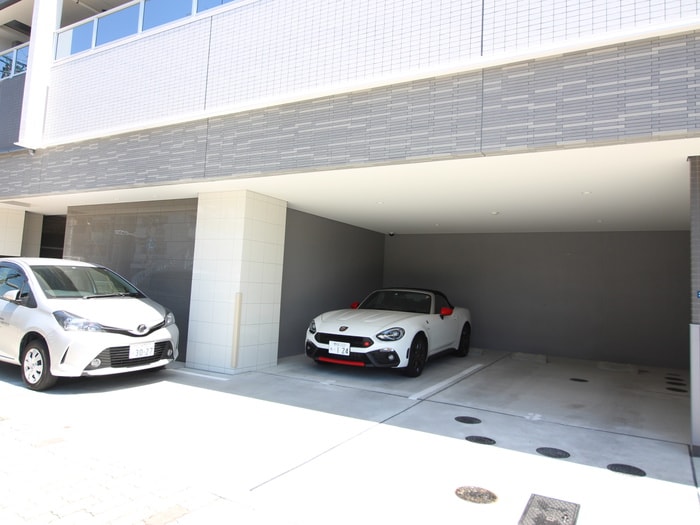 物件外観写真4　(エントランス部分)