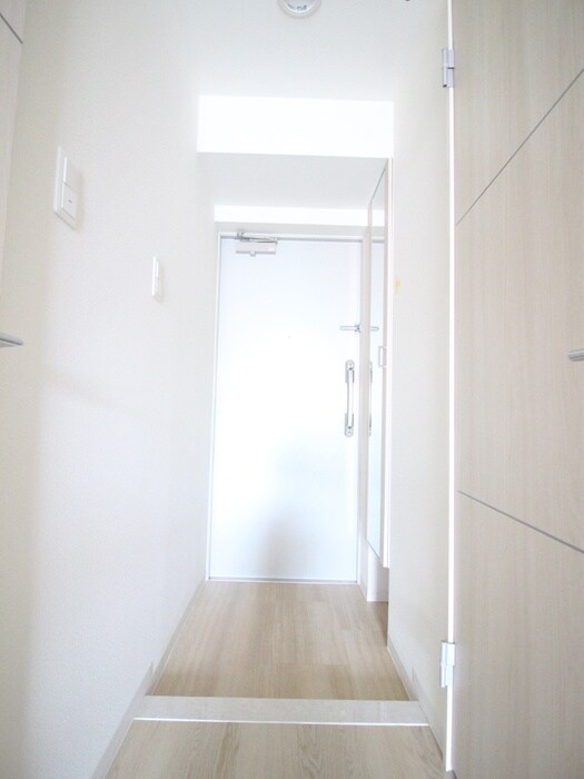 物件内観写真19　(玄関)