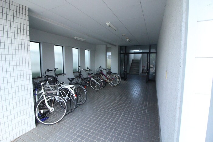 物件外観写真3　(駐輪場)