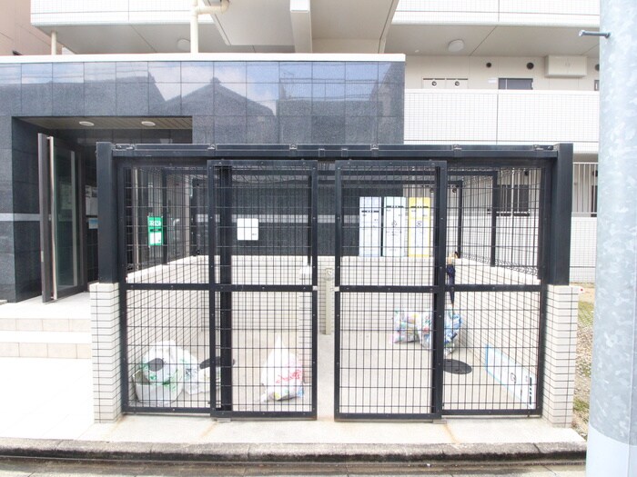 物件外観写真4　(建物設備)