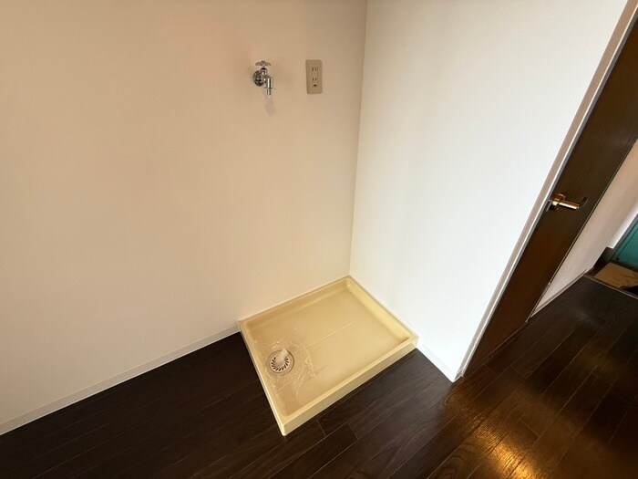 物件内観写真14　(洗濯機置場)