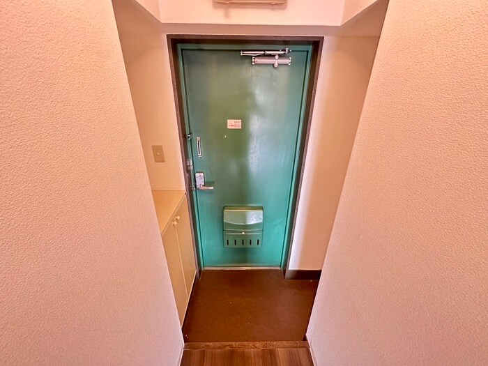 物件内観写真18　(玄関)