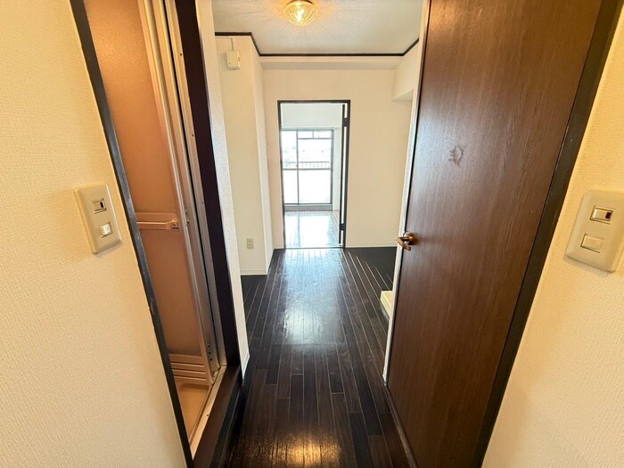 物件内観写真20　(廊下)