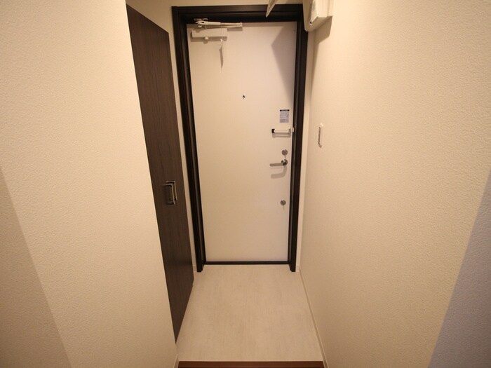 物件内観写真17　(玄関)