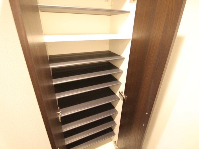 物件内観写真18　(靴箱)