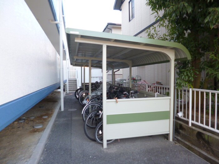 物件外観写真3　(駐輪場)