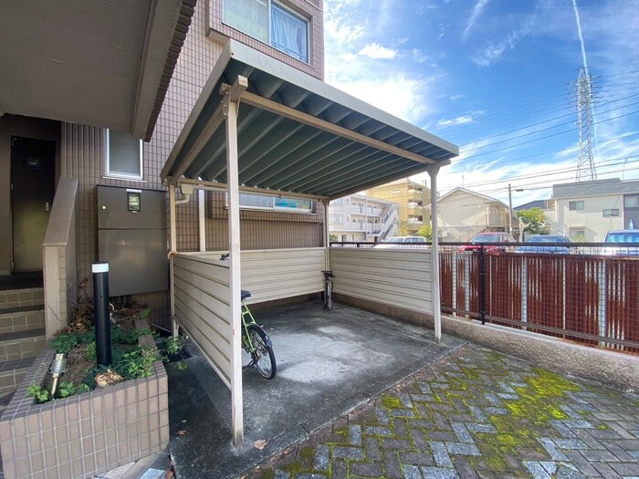 物件外観写真6　(駐輪場)
