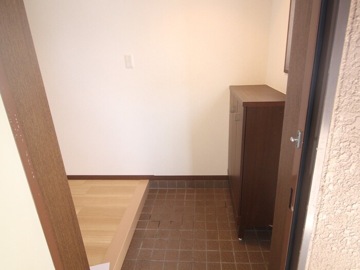 物件内観写真19　(玄関)