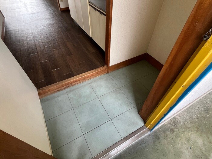物件内観写真18　(玄関)