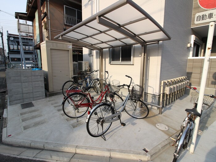 物件外観写真2　(駐輪場)