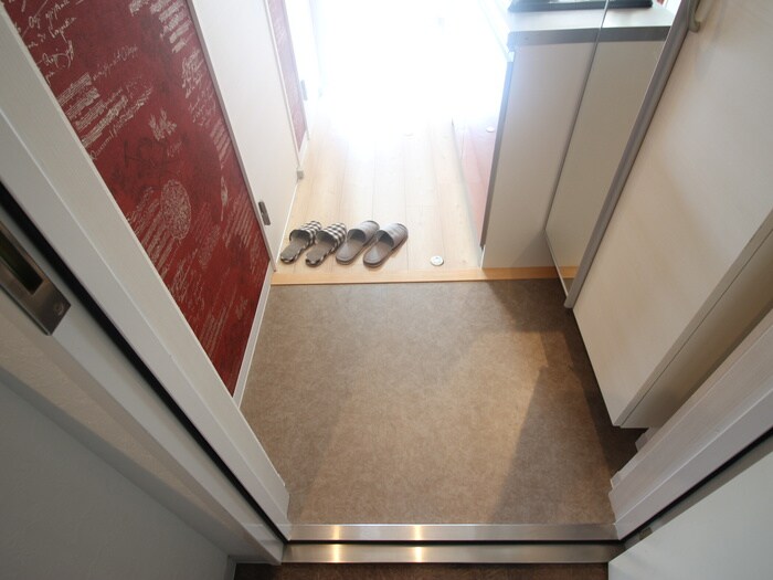 物件内観写真7　(玄関)