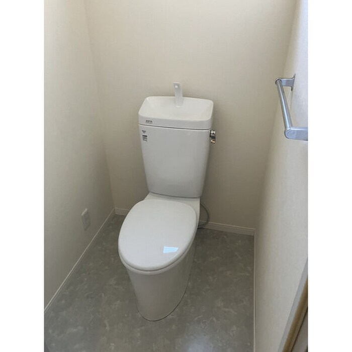 物件内観写真4　(トイレ)