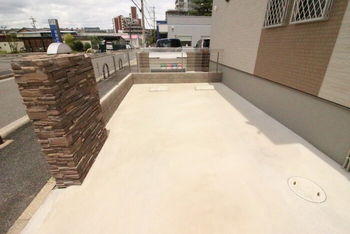 物件外観写真2　(駐車場)