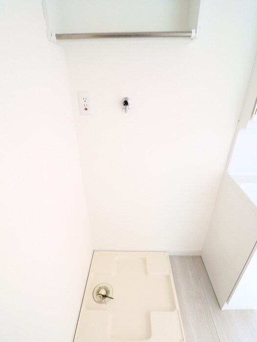 物件内観写真14　(洗濯機置場)