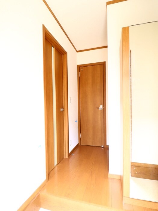 物件内観写真18　(玄関)