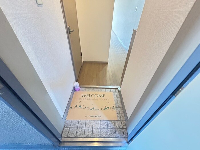 物件内観写真14　(玄関)