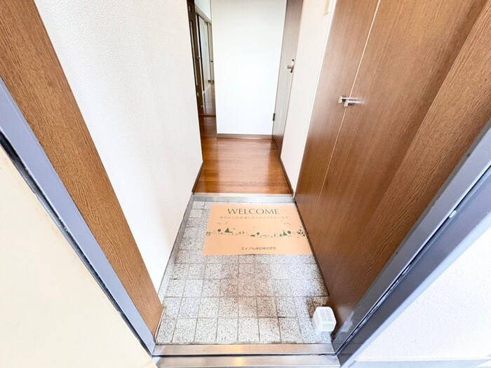 物件内観写真17　(玄関)