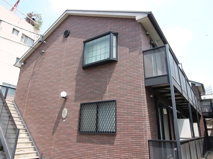 物件外観写真6　(エントランス部分)