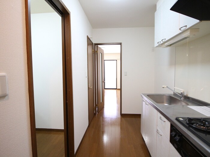 物件内観写真17　(廊下)