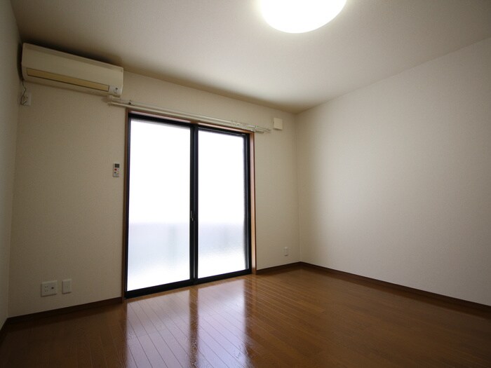 物件内観写真18　(室内からの展望)