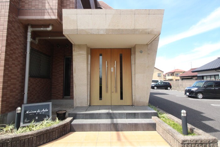 物件外観写真4　(エントランス部分)