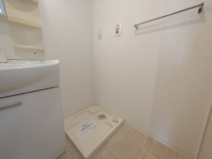 物件内観写真15　(洗濯機置場)