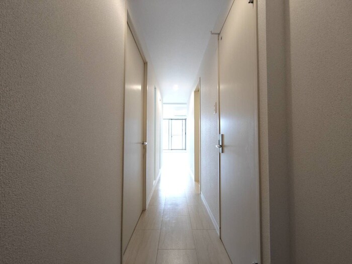 物件内観写真18　(廊下)